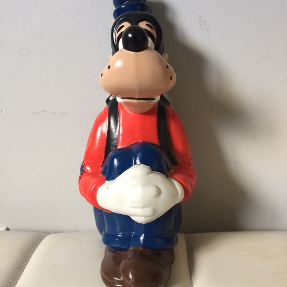 Walt Disney Productions Sitting Goofy Ceramic Statue 9.5" 1970s Vintage - Picture 4 of 9